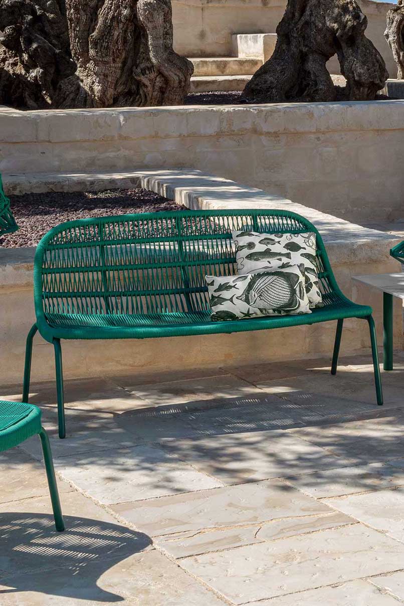 Ludovica + Roberto Palomba designed a luxurious and original outdoor love seat sofa in green aluminium and synthetic ropes. Shop online. Free home delivery.