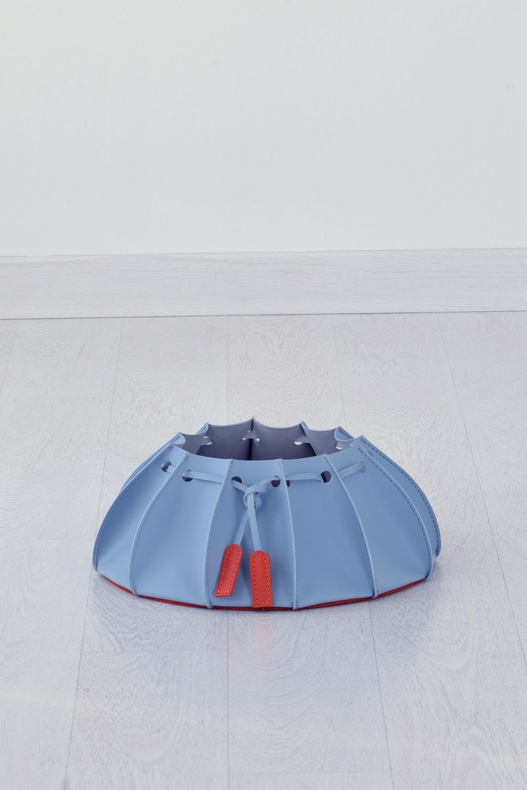 Vase for the interior. Made in Italy hide leather pot. Design Gian Paolo Venier. Many colours and sizes. On line shopping. Home delivery.