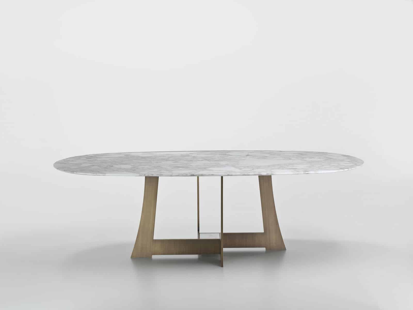 Table de repas ovale en marbre calacatta or signée Umberto Asnago. Vente en ligne de luxueuses tables design made in italy. Livraison gratuite.