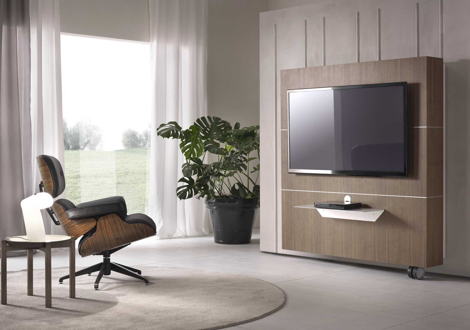 Open è un mobile porta Tv apribile disegnato dall’arch. Fabio Rebosio. Acquista online mobili di design, eleganti e contemporanei realizzati artigianalmente in Italia.