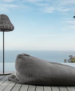 Pouf da esterno in corda. Sacco lounge design per giardino e terrazza.