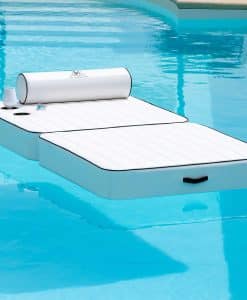 Lettino prendisole galleggiante in eco pelle nautica. Approfitta al massimo della tua piscina con stile e praticità. Vendita online, consegna gratuita.